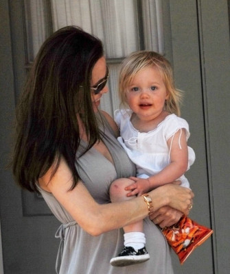 Angelina Jolie pic #90472