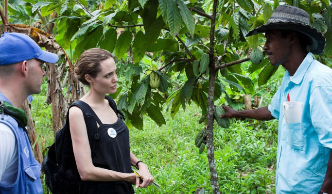 Angelina Jolie pic #480714