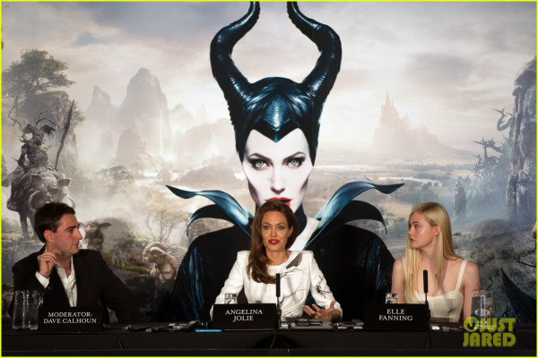 Angelina Jolie pic #698537