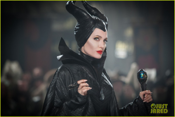 Angelina Jolie pic #681725