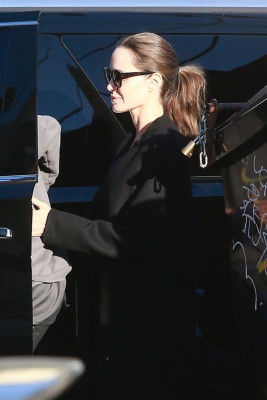 Angelina Jolie pic #1065912