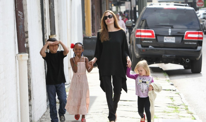 Angelina Jolie pic #459654