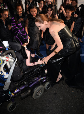Angelina Jolie pic #705242