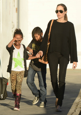 Angelina Jolie pic #579062