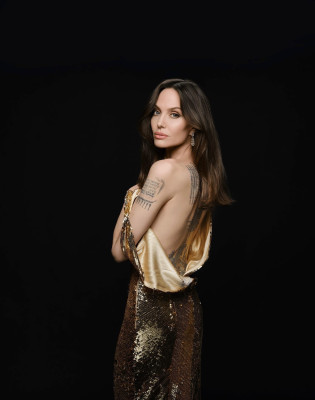 Angelina Jolie pic #1279375