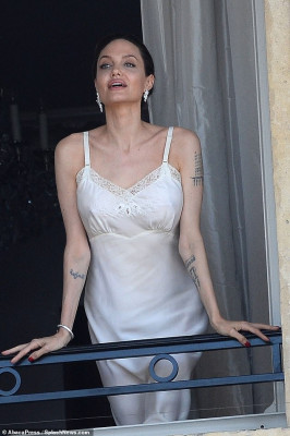 Angelina Jolie pic #1156889