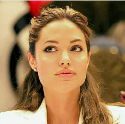 Angelina Jolie pic #1234731