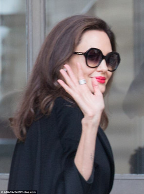 Angelina Jolie pic #1003791