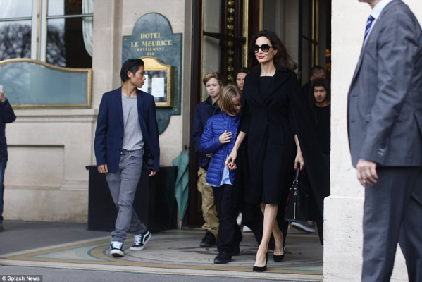 Angelina Jolie pic #1004188