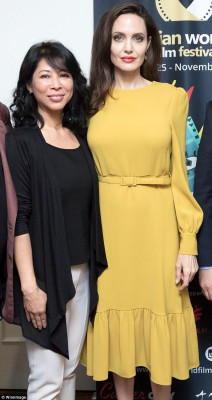 Angelina Jolie pic #976826