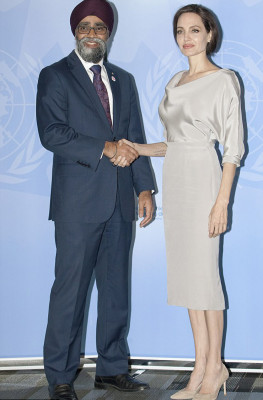 Angelina Jolie pic #980450
