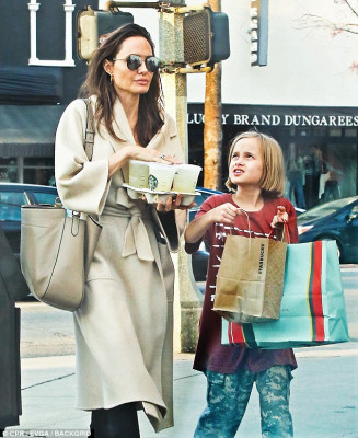 Angelina Jolie pic #1020988