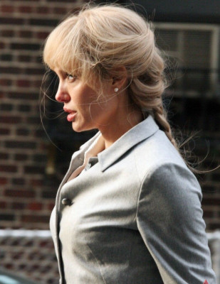 Angelina Jolie pic #139393