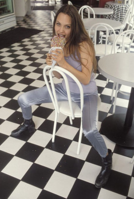 Angelina Jolie pic #119320
