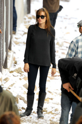 Angelina Jolie pic #307648