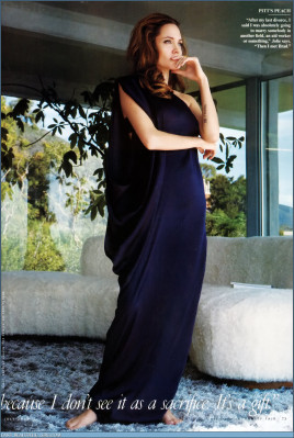 Angelina Jolie pic #221084