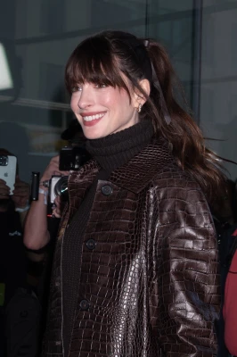 Anne Hathaway pic #1311793