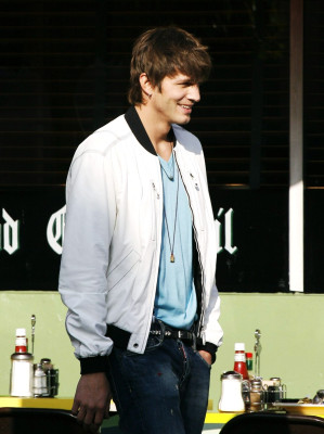 Ashton Cutcher pic #128089
