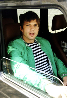 Ashton Cutcher pic #128090