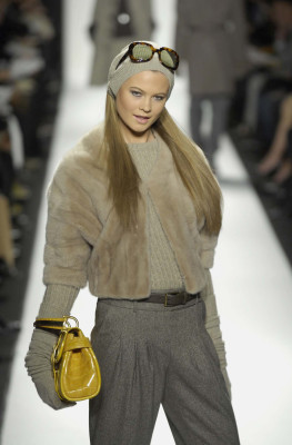Behati Prinsloo pic #223297