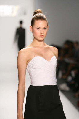 Behati Prinsloo pic #261016