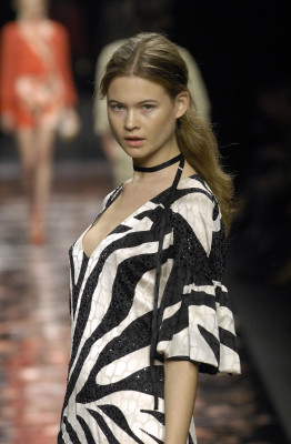 Behati Prinsloo pic #267921