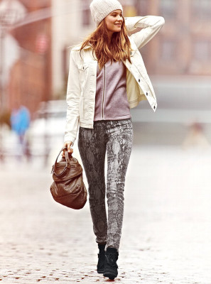 Behati Prinsloo pic #522471