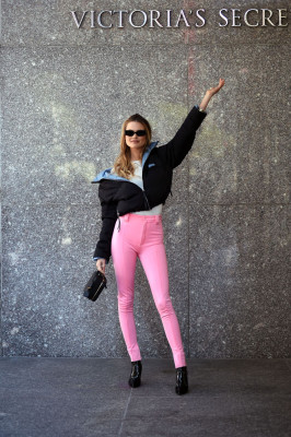Behati Prinsloo pic #1170492