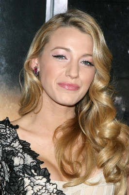 photo 13 in Blake Lively gallery [id203615] 2009-11-20 00:00:00
