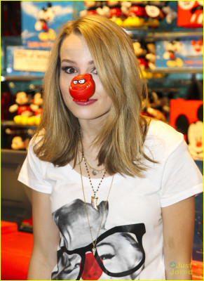 photo 9 in Bridgit Mendler gallery [id666392] 2014-02-04 00:00:00