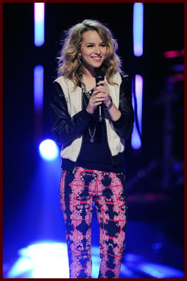 photo 22 in Bridgit Mendler gallery [id666317] 2014-02-04 00:00:00