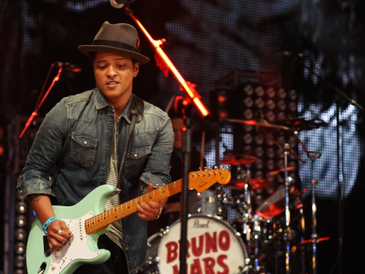 photo 5 in Bruno Mars gallery [id401368] 2011-09-09 00:00:00