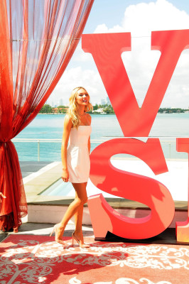 Candice Swanepoel pic #454068