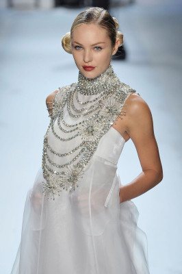 photo 17 in Candice Swanepoel gallery [id163926] 2009-06-22 00:00:00