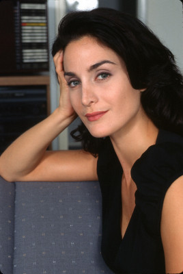 Carrie Anne Moss pic #165440