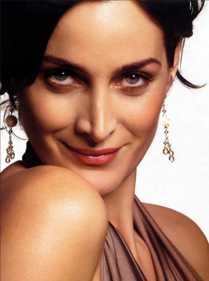 Carrie Anne Moss pic #119518