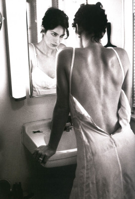 Carrie Anne Moss pic #75121