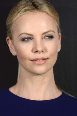 Charlize Theron pic #476821