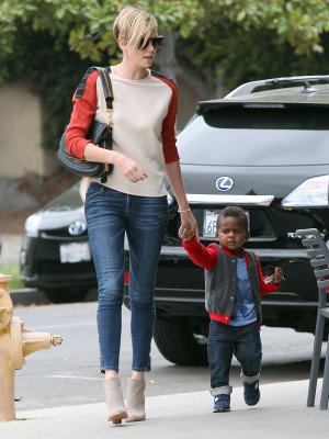 Charlize Theron pic #636021
