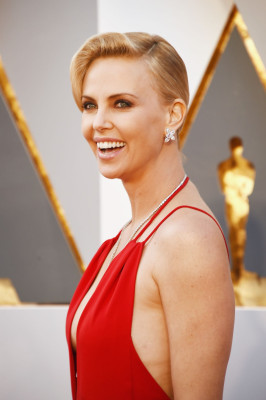 Charlize Theron pic #837032