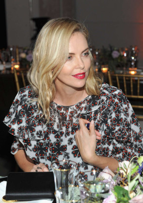 Charlize Theron pic #976758