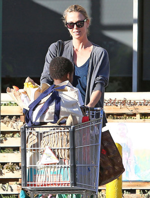 Charlize Theron pic #751434