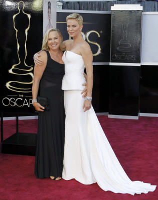 Charlize Theron pic #579211
