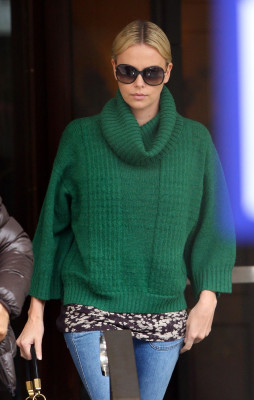 Charlize Theron pic #535542