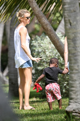 Charlize Theron pic #682202