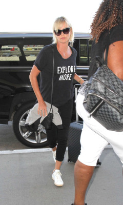 Charlize Theron pic #871517