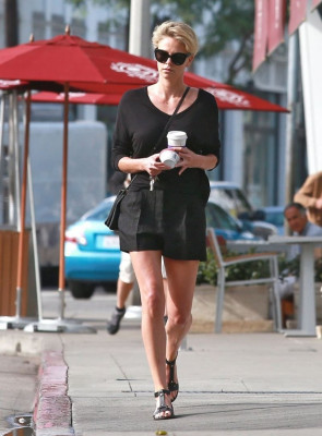 Charlize Theron pic #665645