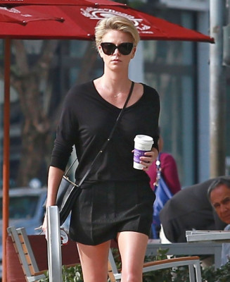 Charlize Theron pic #665583