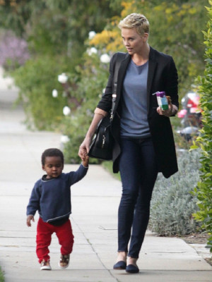 Charlize Theron pic #585172