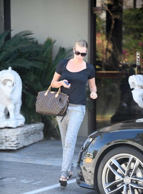 Charlize Theron pic #875782